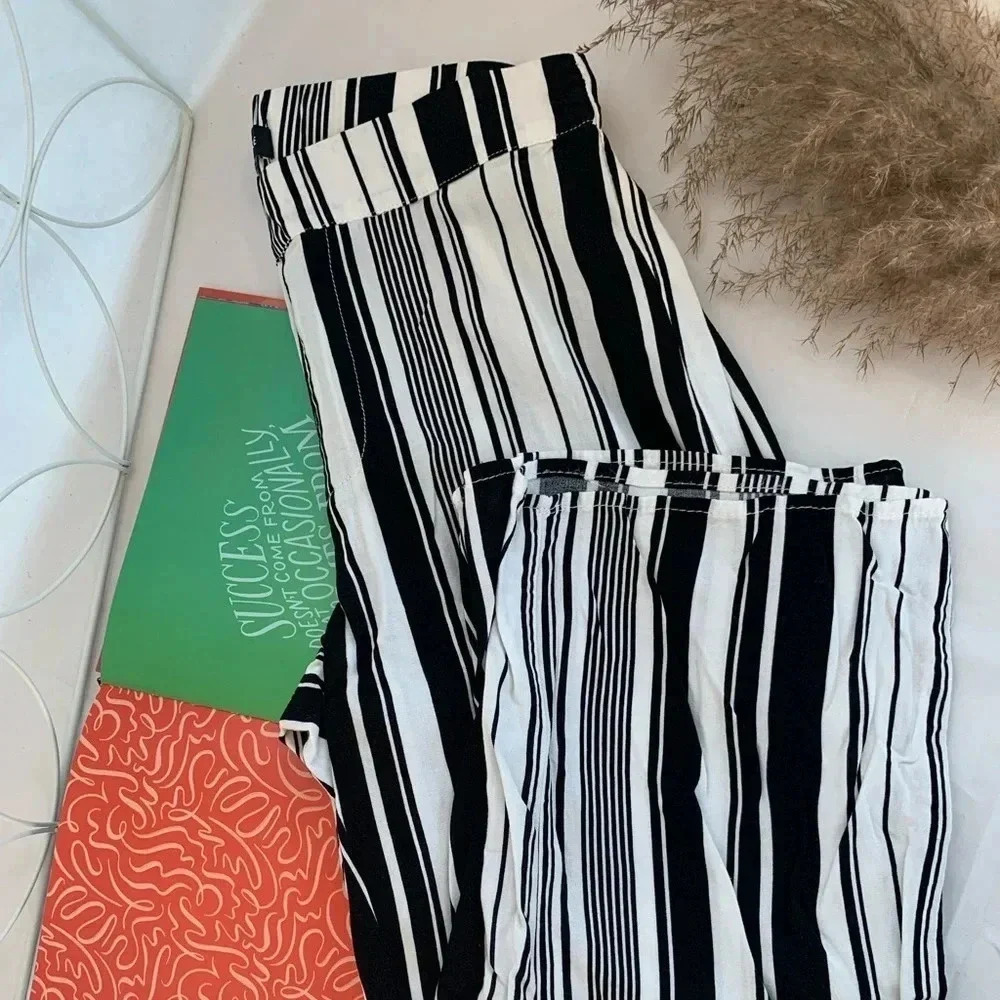 KENDALL & KYLIE CAPRI PANT